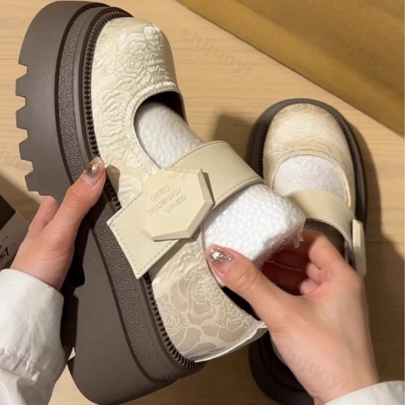 청키 여성 메리 제인 슈즈 2026 봄 빈티지 하이힐  - Vintage Outdoor Fashion 리뷰 및 가격